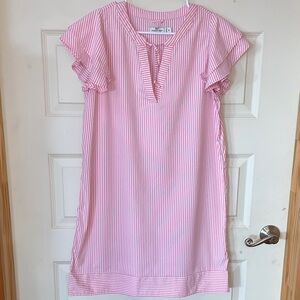 Vineyard Vines Performance Pink and White Striped Dress w/ flutter sleeve Size M